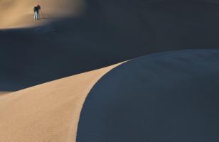 Photographer on the Dunes, Death Valley #91613