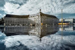 Water Mirror, Bordeaux - Infrared Photography #IG 8155